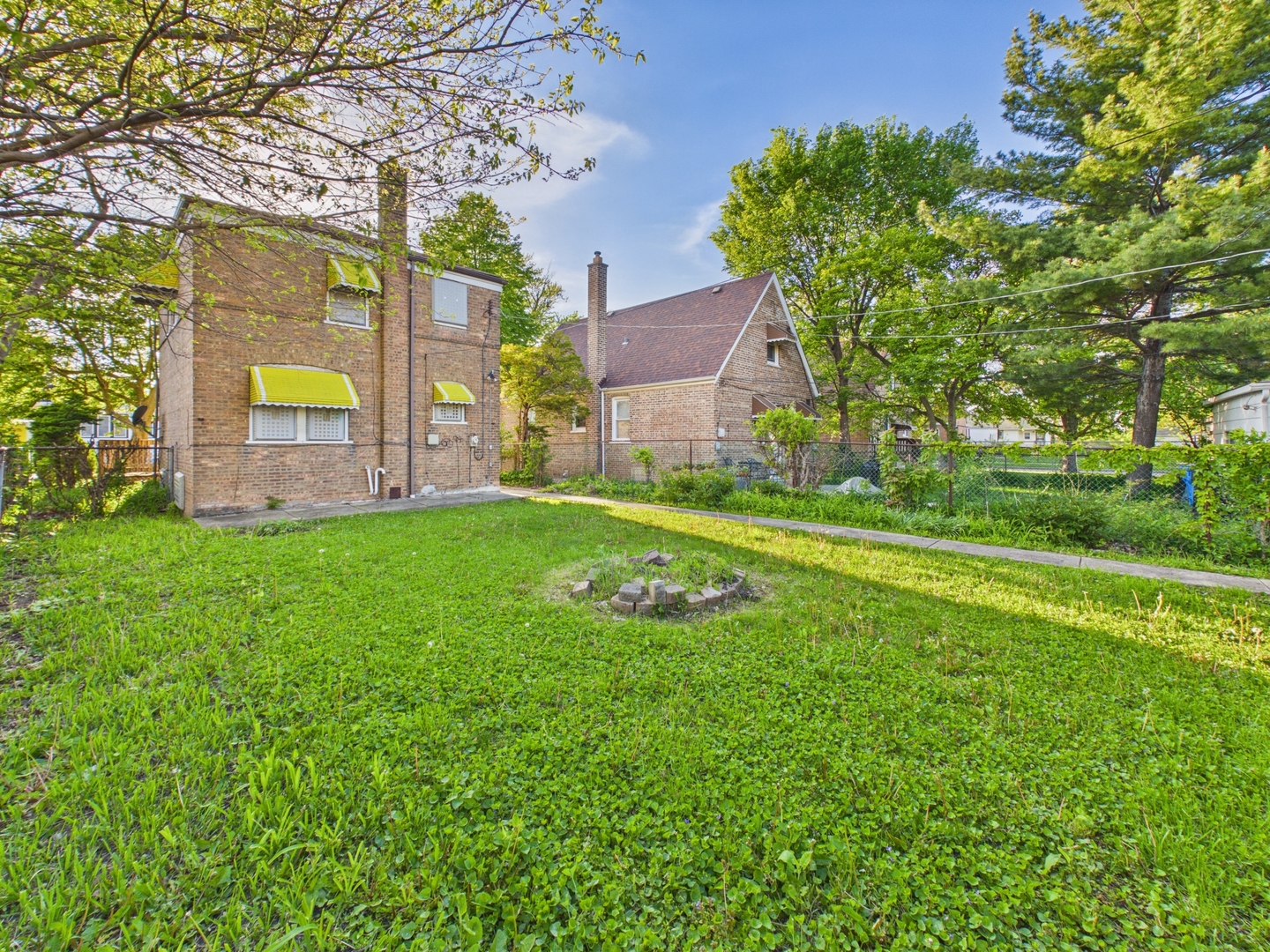 10009 South Emerald Avenue Chicago IL 60628