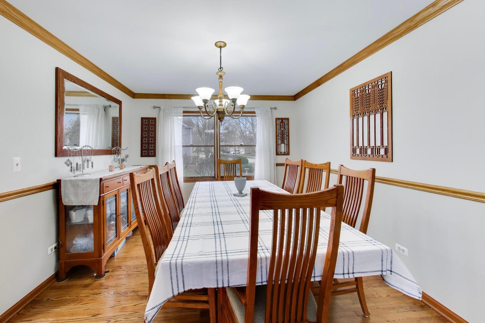 873 Hampton Drive Carol Stream IL 60188