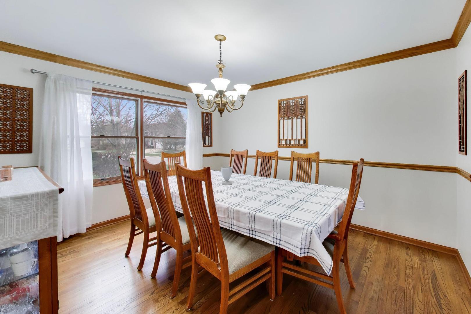873 Hampton Drive Carol Stream IL 60188