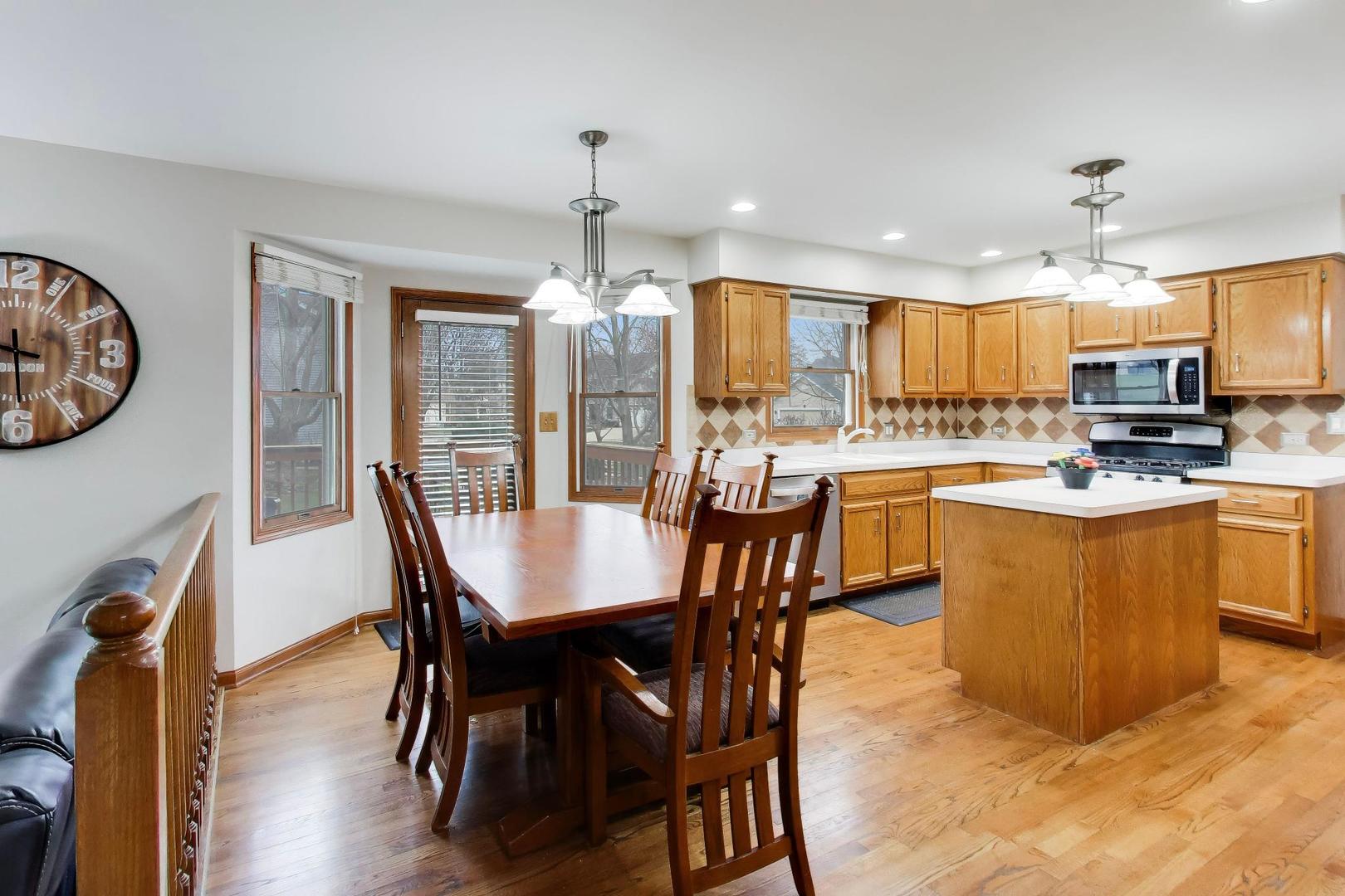 873 Hampton Drive Carol Stream IL 60188