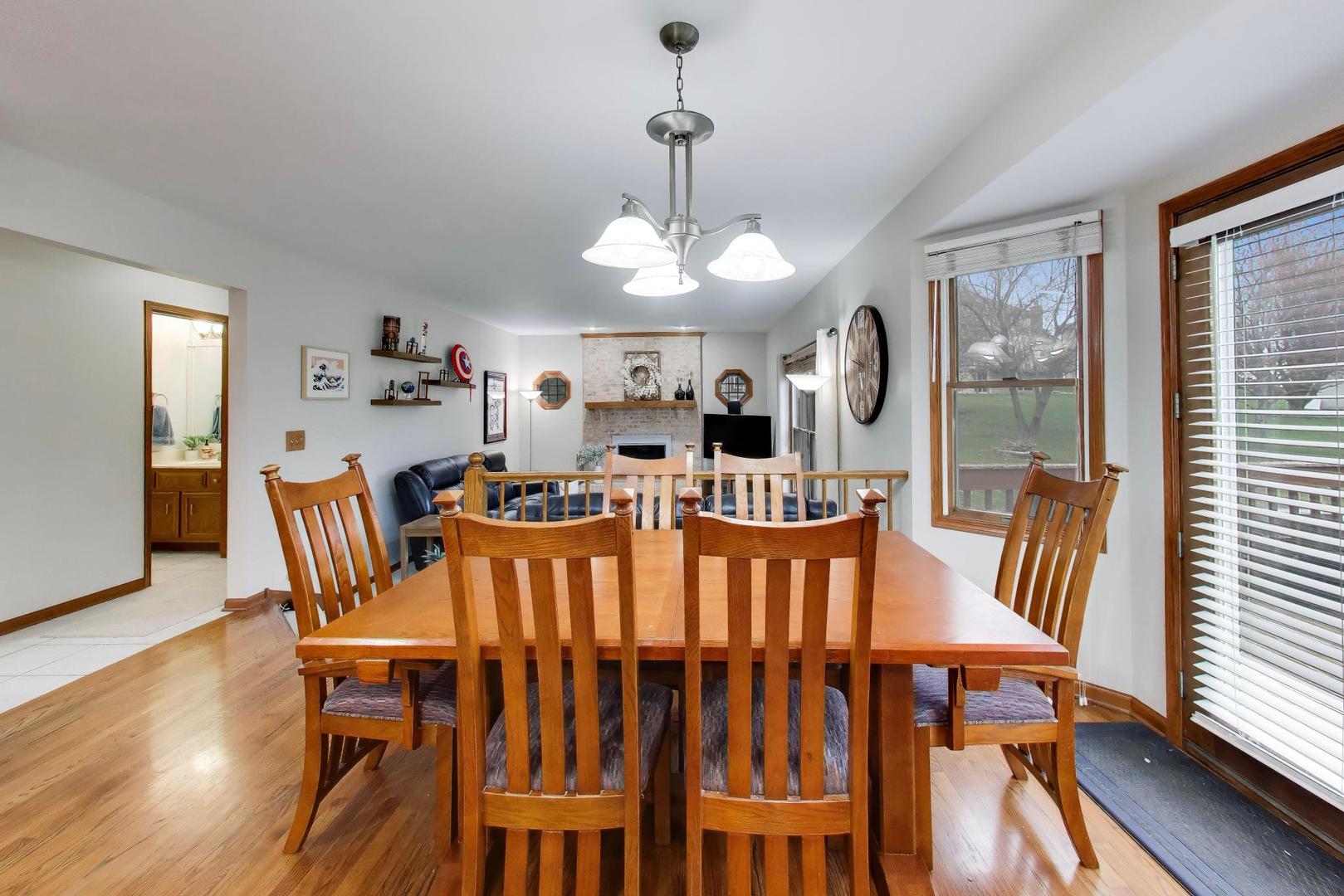 873 Hampton Drive Carol Stream IL 60188