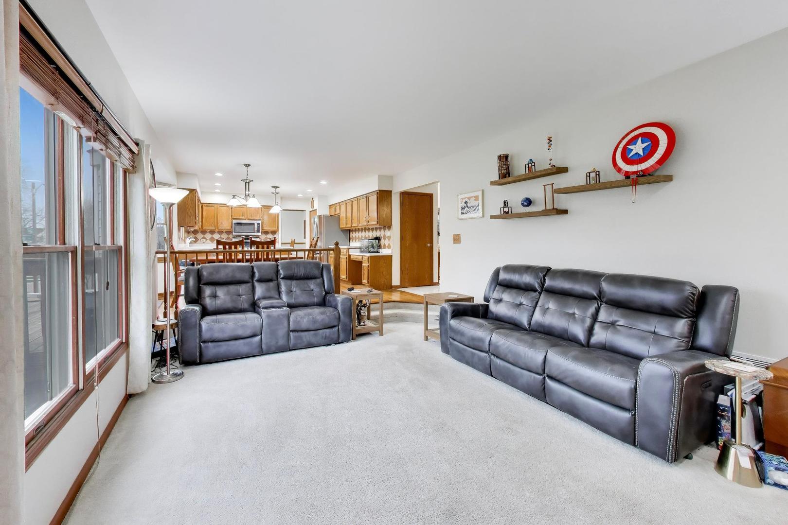 873 Hampton Drive Carol Stream IL 60188