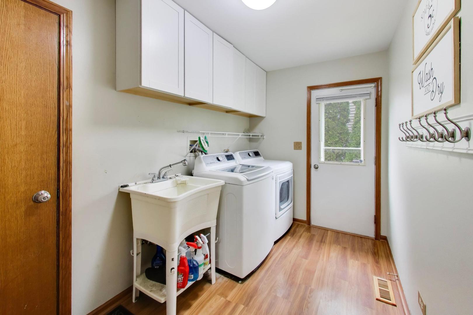 873 Hampton Drive Carol Stream IL 60188