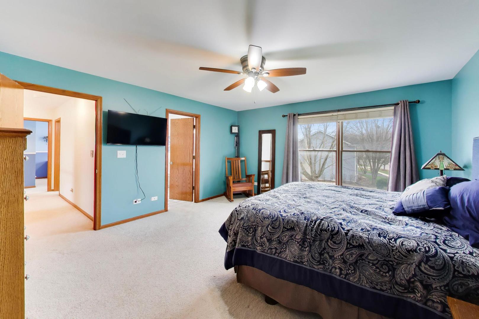 873 Hampton Drive Carol Stream IL 60188