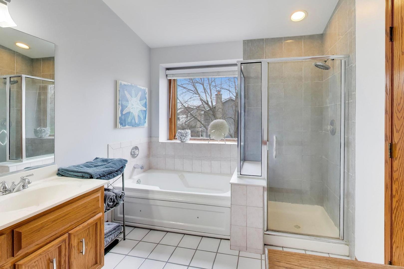873 Hampton Drive Carol Stream IL 60188