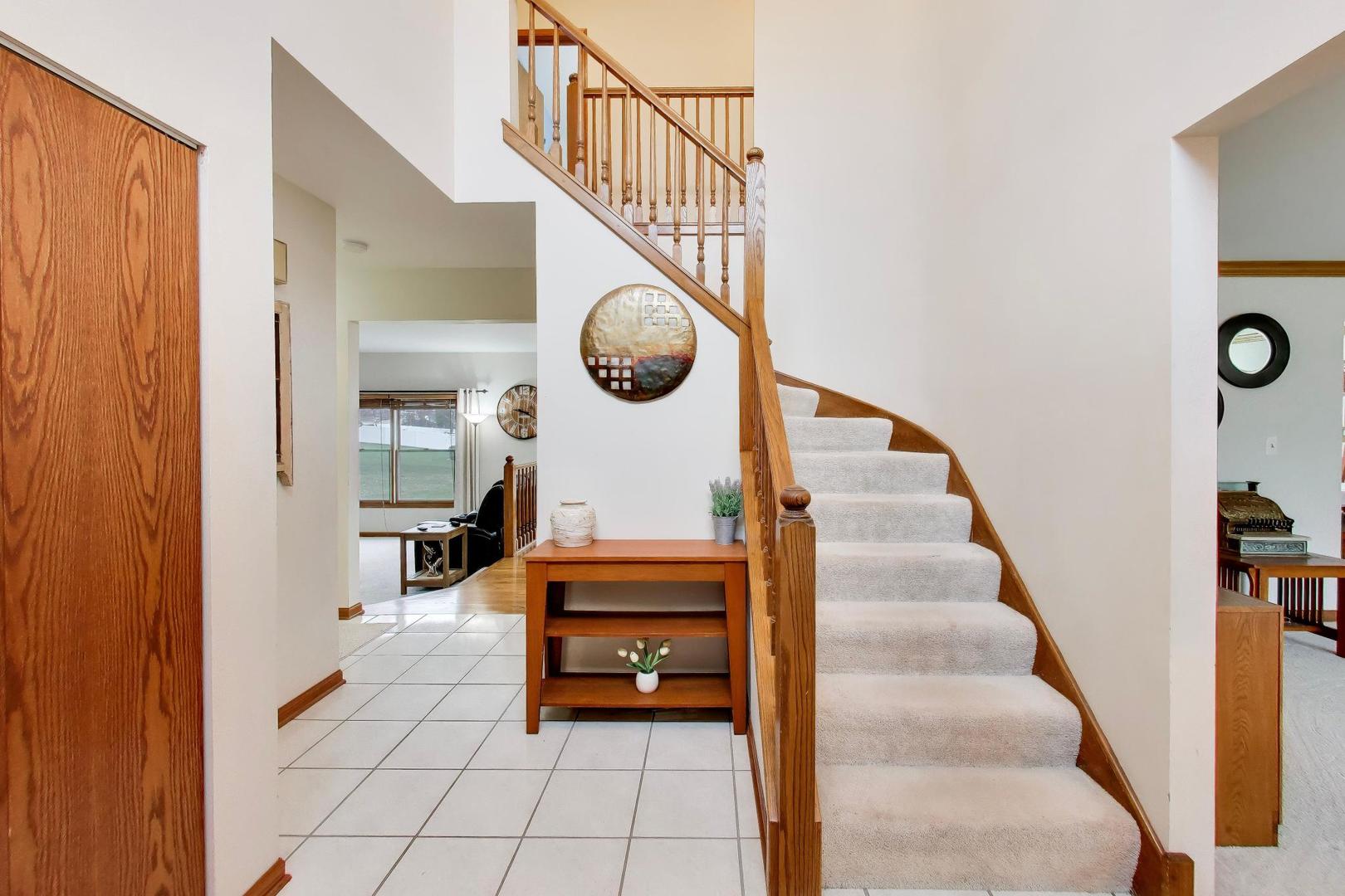 873 Hampton Drive Carol Stream IL 60188