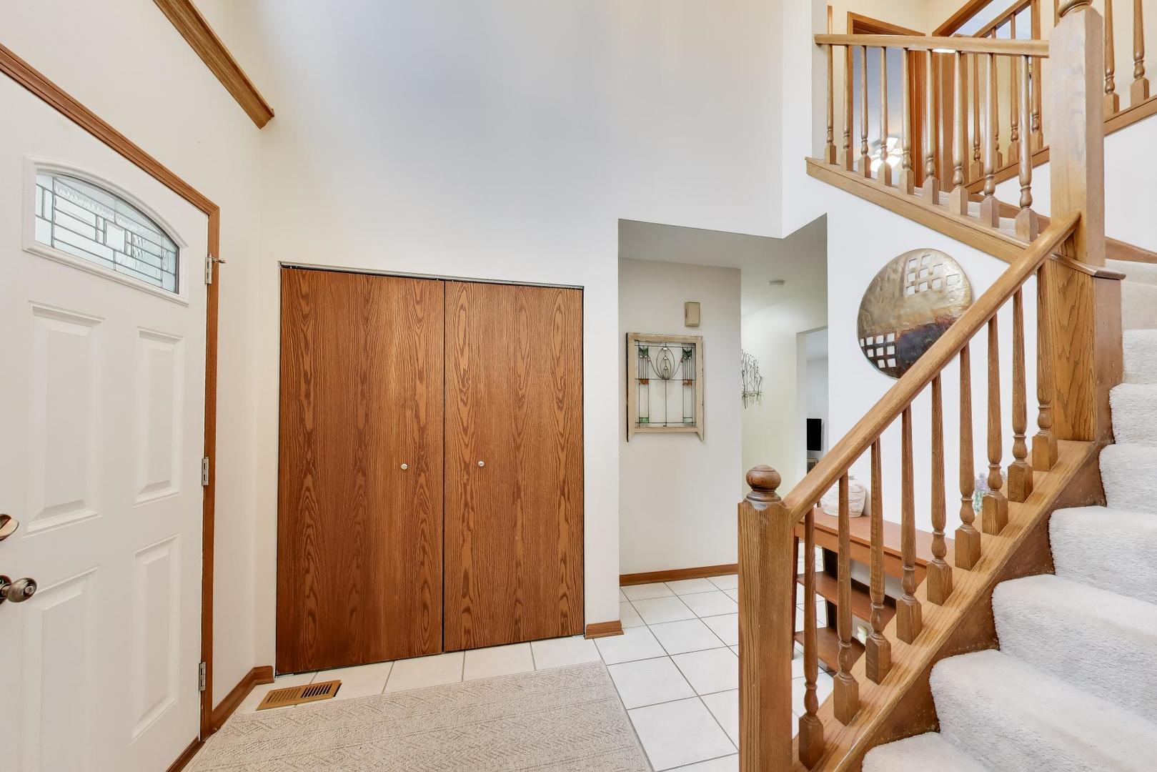 873 Hampton Drive Carol Stream IL 60188
