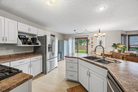 1203 Royal Pointe Drive Bloomington IL 61704