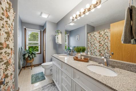 1203 Royal Pointe Drive Bloomington IL 61704