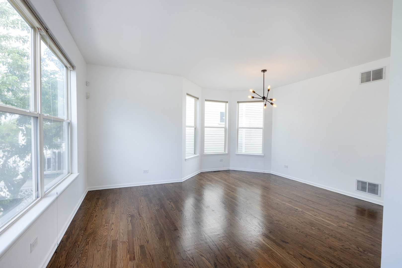 4257 North Kolmar Avenue Chicago IL 60641