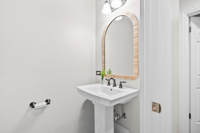 736 North Oak Street Hinsdale IL 60521