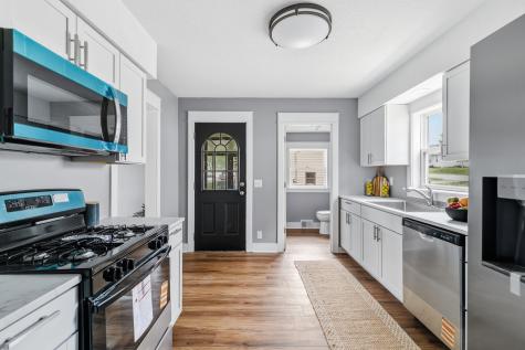 1915 3X Avenue East Moline IL 61244