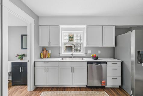 1915 3X Avenue East Moline IL 61244