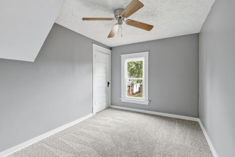 1915 3X Avenue East Moline IL 61244
