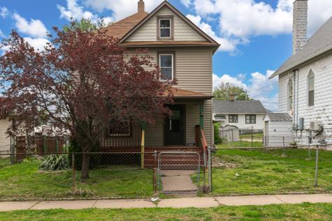 1915 3X Avenue East Moline IL 61244