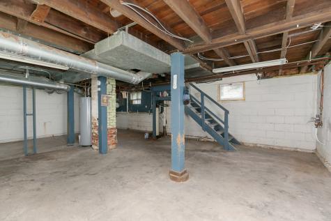1915 3X Avenue East Moline IL 61244