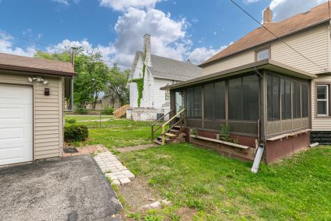 1915 3X Avenue East Moline IL 61244