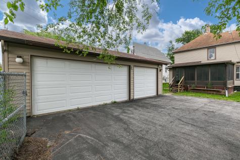 1915 3X Avenue East Moline IL 61244