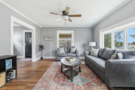 1915 3X Avenue East Moline IL 61244