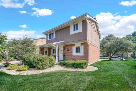 1010 Heathrow Court Wheaton IL 60189