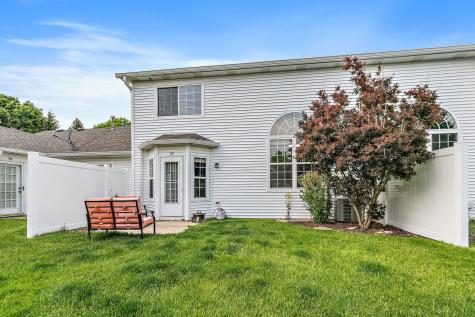 22 Rolling Oaks Road Sugar Grove IL 60554