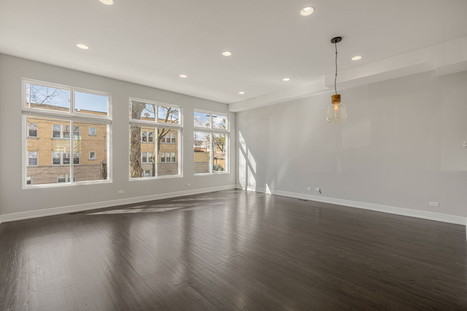 4406 West Wilson Avenue Chicago IL 60630