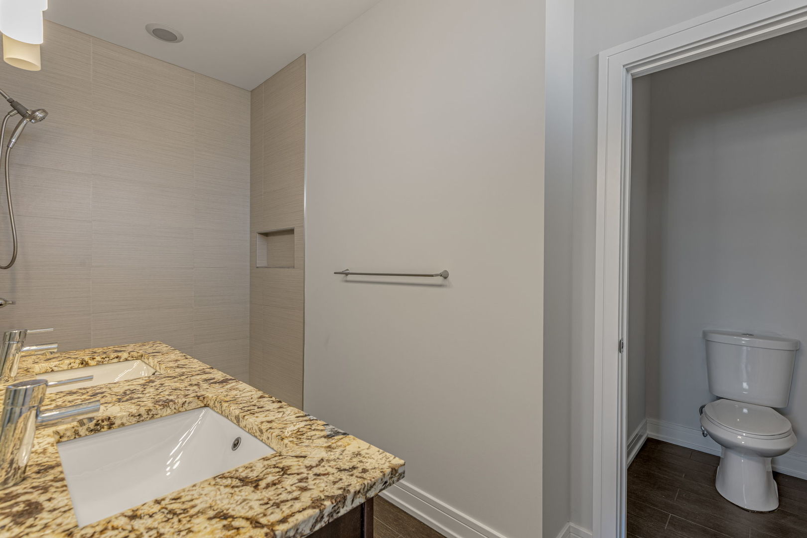 4406 West Wilson Avenue Chicago IL 60630