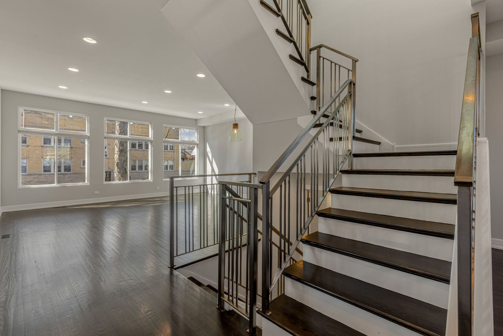 4406 West Wilson Avenue Chicago IL 60630