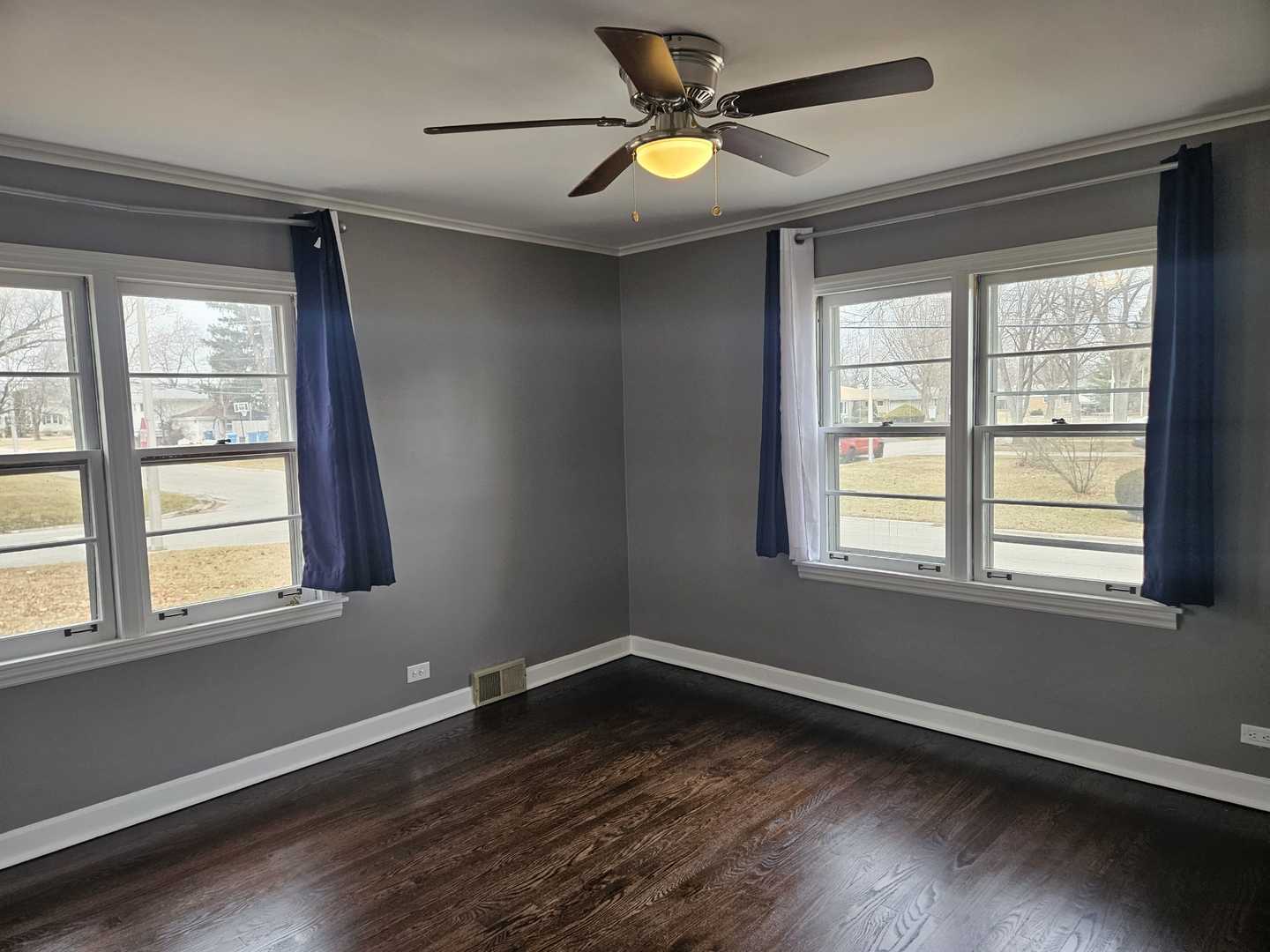 45 North Wisconsin Avenue N Addison IL 60101