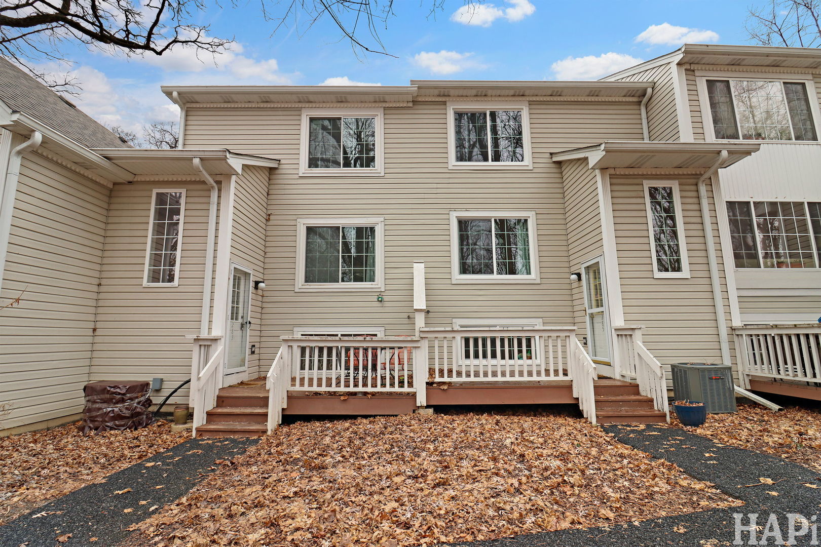 283 West Whispering Oaks Lane Round Lake IL 60073