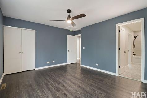 283 West Whispering Oaks Lane Round Lake IL 60073