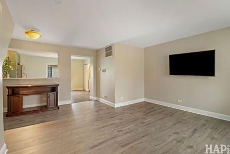 283 West Whispering Oaks Lane Round Lake IL 60073