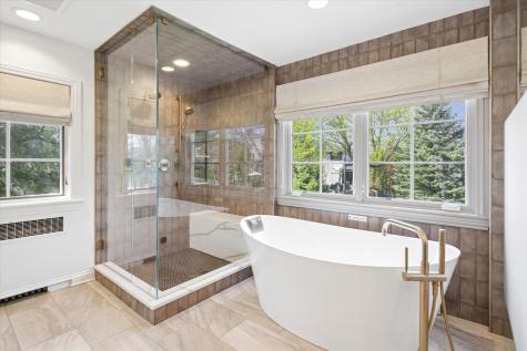 1018 Eastwood Road Glencoe IL 60022