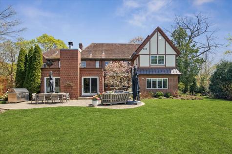1018 Eastwood Road Glencoe IL 60022