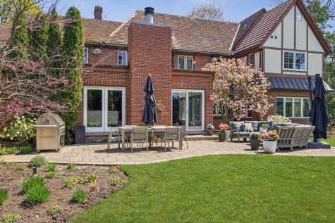 1018 Eastwood Road Glencoe IL 60022
