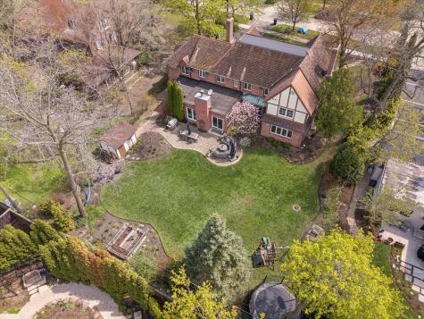 1018 Eastwood Road Glencoe IL 60022