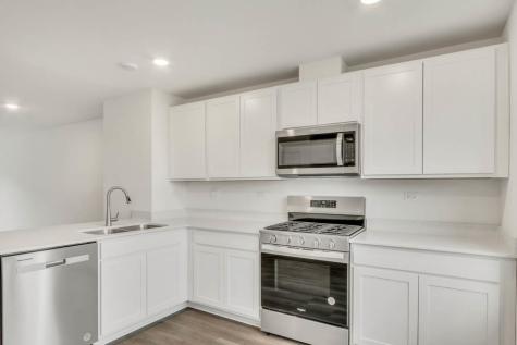 423 Lakeshore Court St. Charles IL 60174