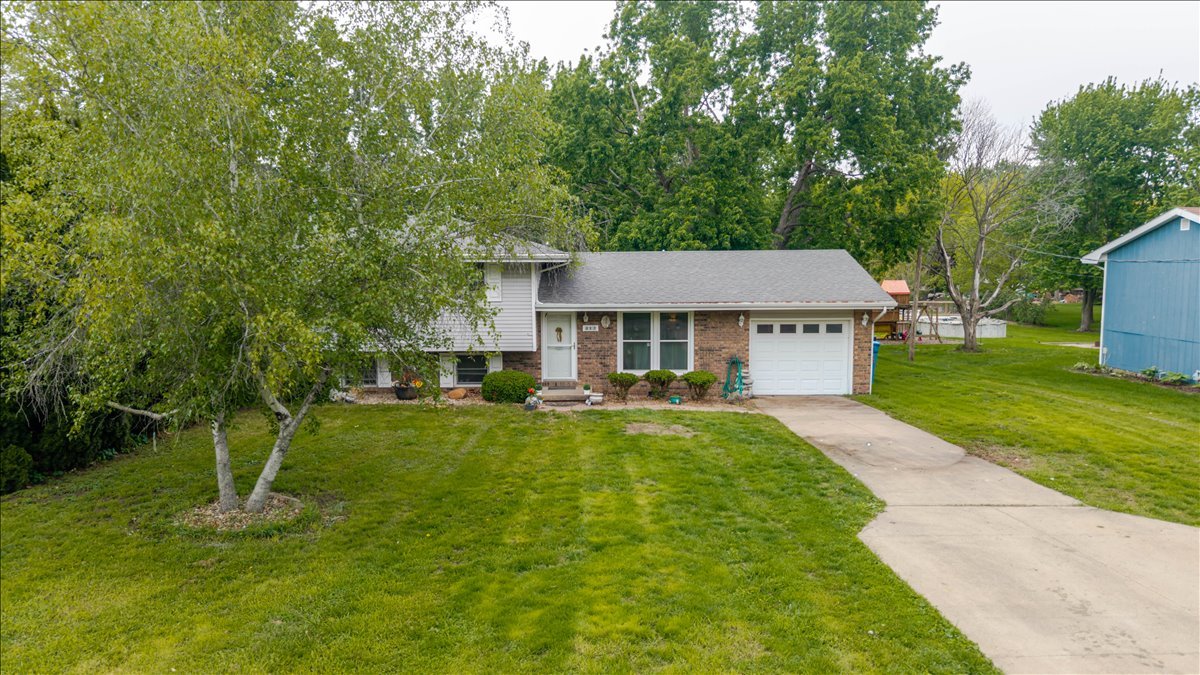 312 East Adams Street Towanda IL 61776