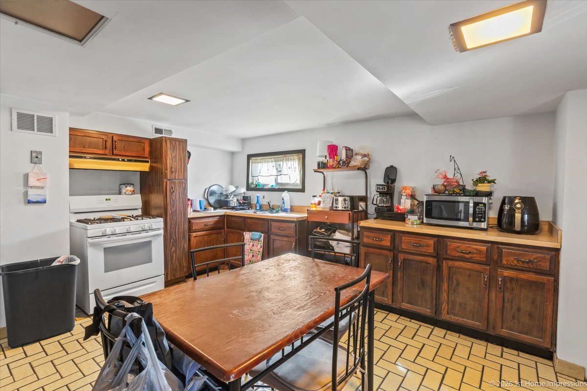 11122 South Saint Louis Avenue Chicago IL 60655