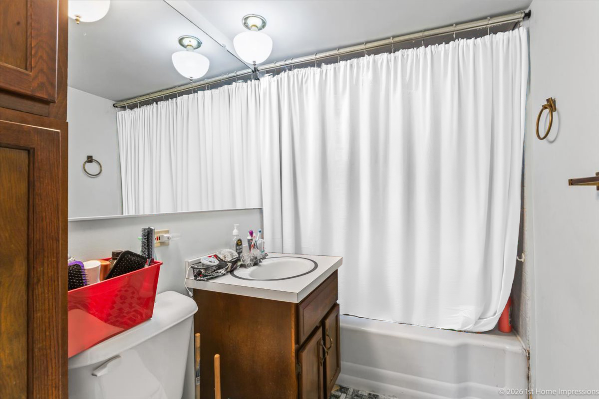 11122 South Saint Louis Avenue Chicago IL 60655