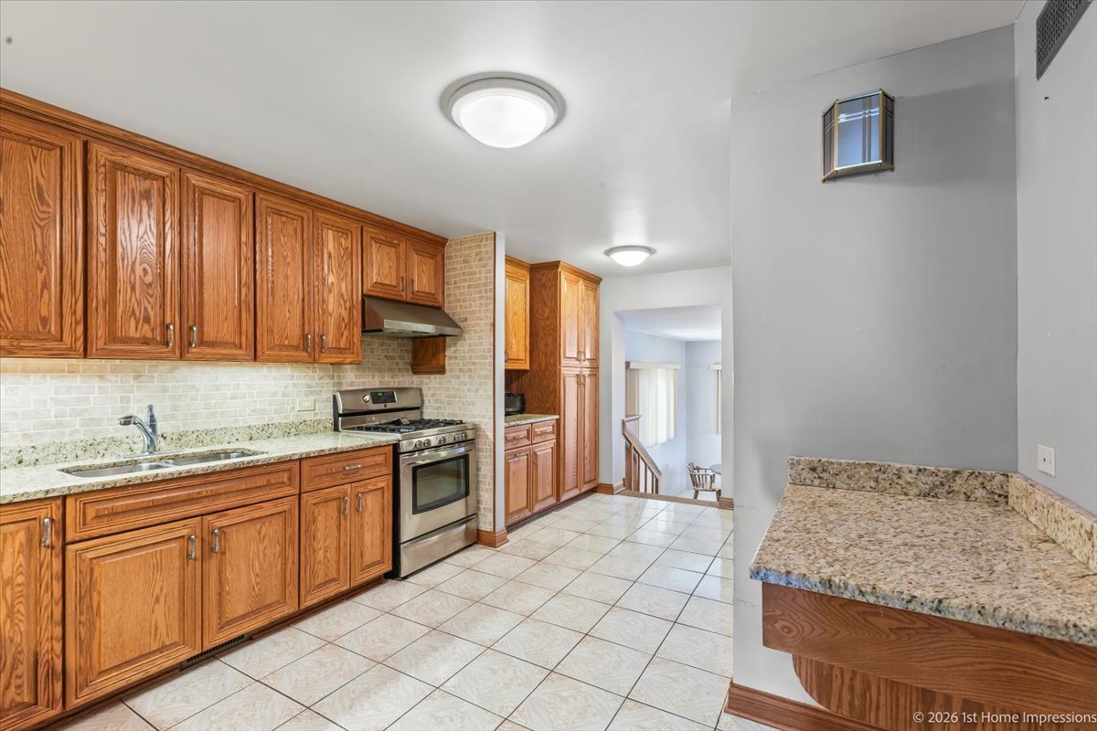 11122 South Saint Louis Avenue Chicago IL 60655