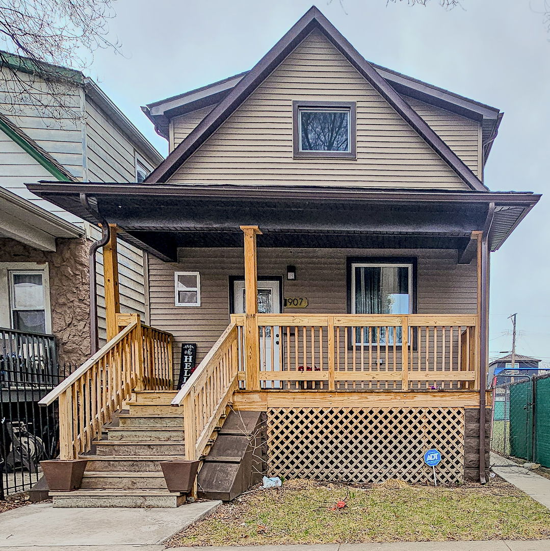907 North Leamington Avenue Chicago IL 60651