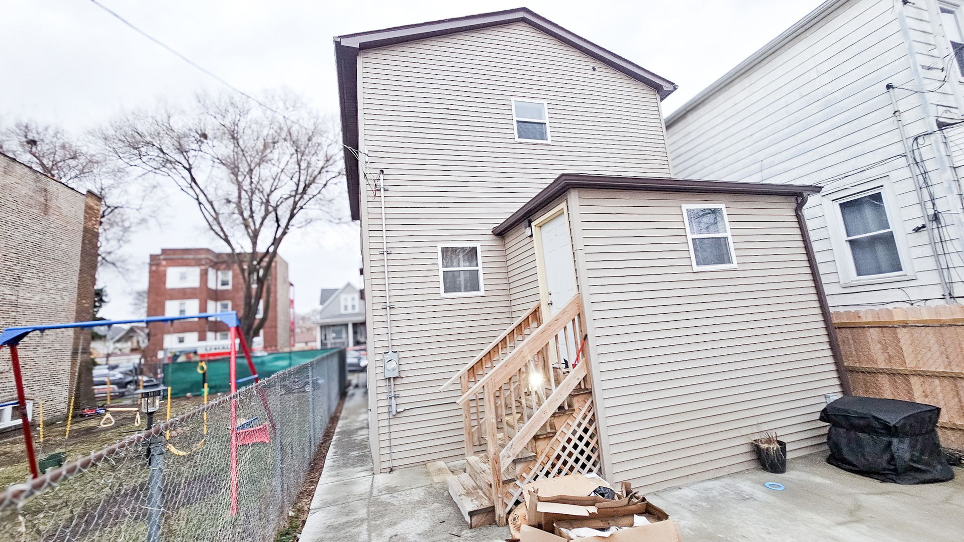 907 North Leamington Avenue Chicago IL 60651