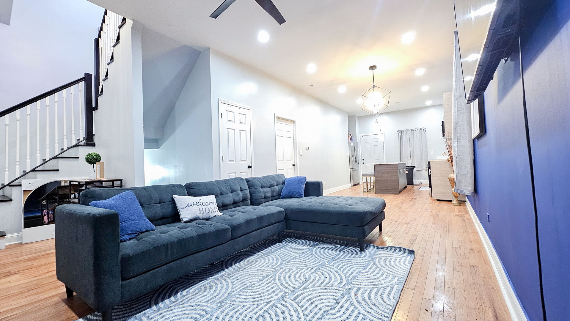 907 North Leamington Avenue Chicago IL 60651