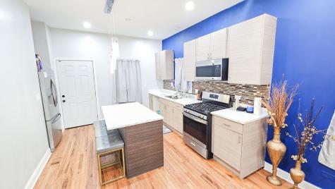907 North Leamington Avenue Chicago IL 60651