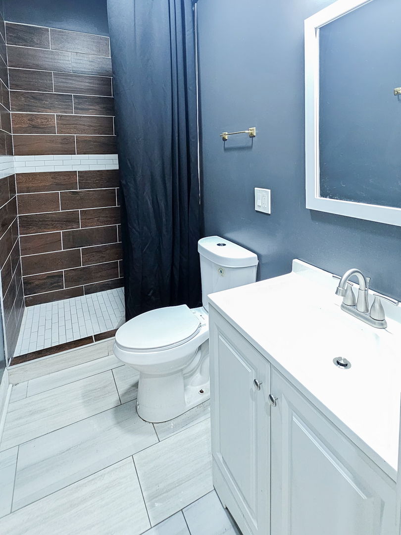 907 North Leamington Avenue Chicago IL 60651