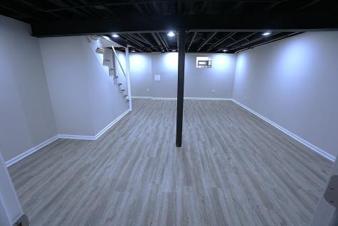 6122 North Winthrop Avenue Chicago IL 60660