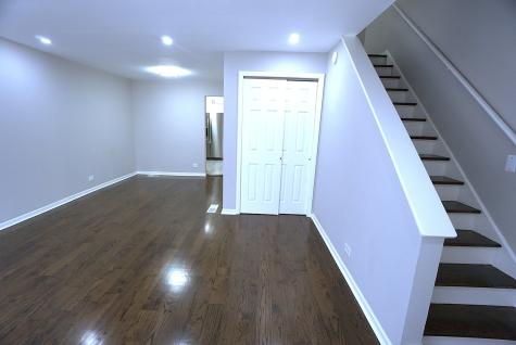 6122 North Winthrop Avenue Chicago IL 60660