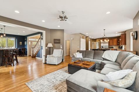 14101 West Rodmell Court Libertyville IL 60048