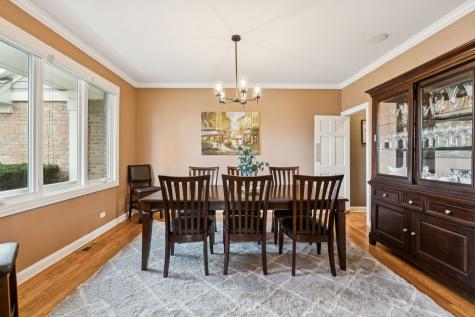 14101 West Rodmell Court Libertyville IL 60048
